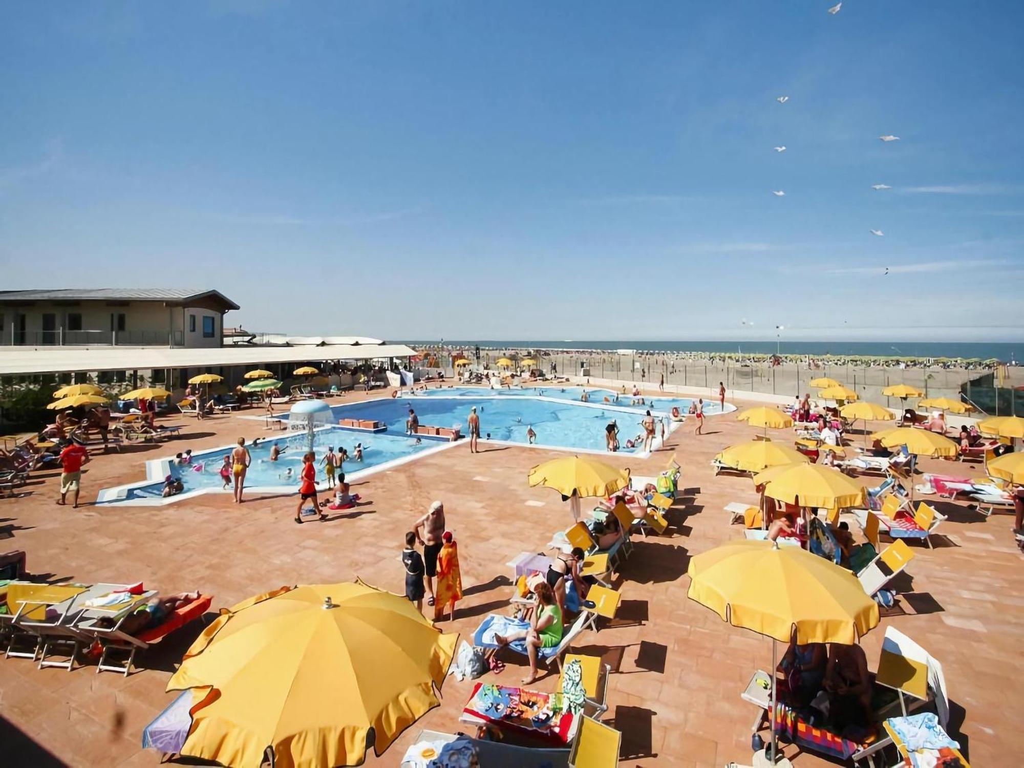 Resort Rosapineta Sud In Розолина-Маре Экстерьер фото